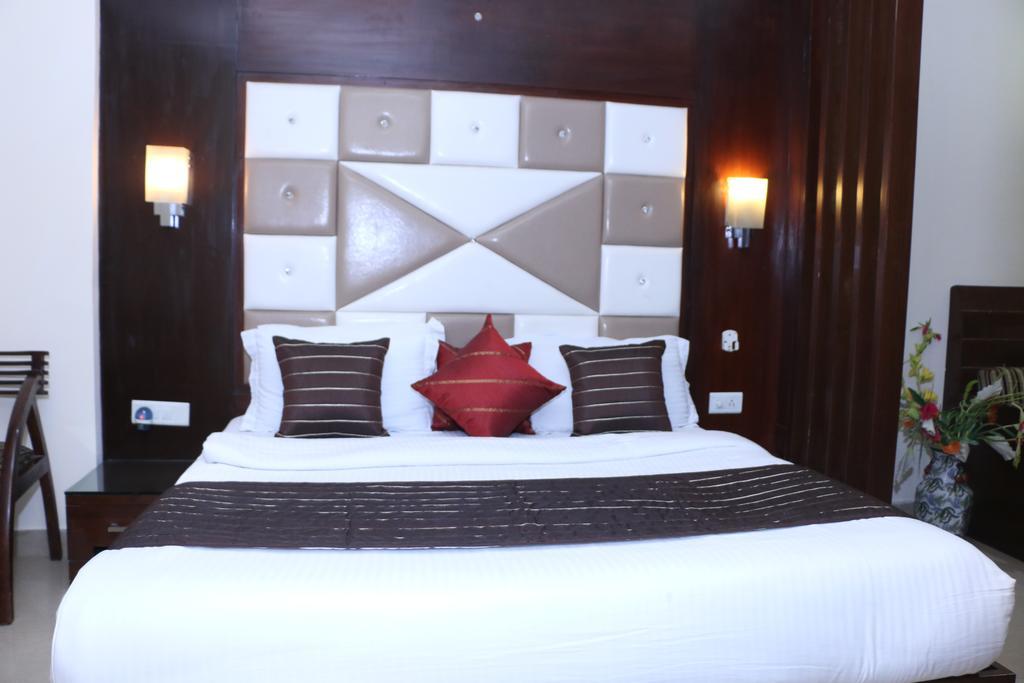 Adb Rooms Hotel Indo Continental New Delhi Exterior photo